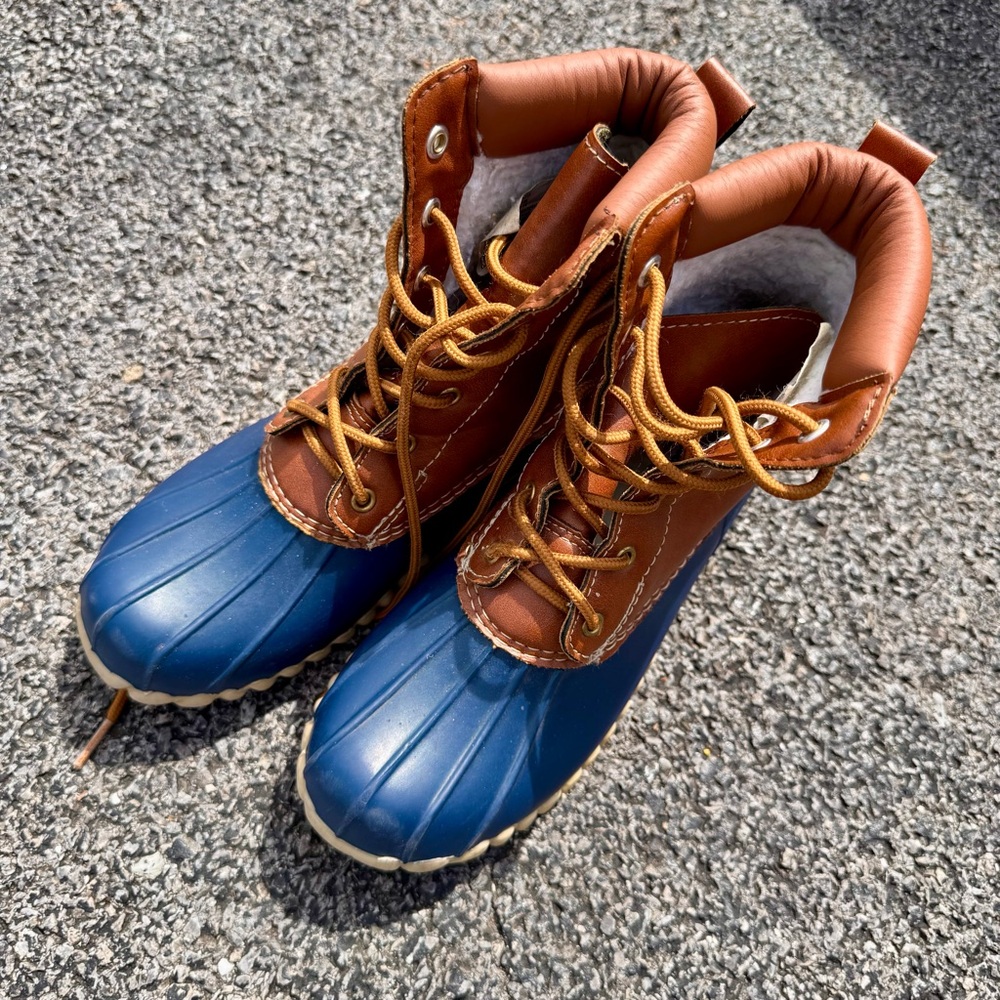 Outdoor Kids sz 4 Brown and Blue Duck Boots